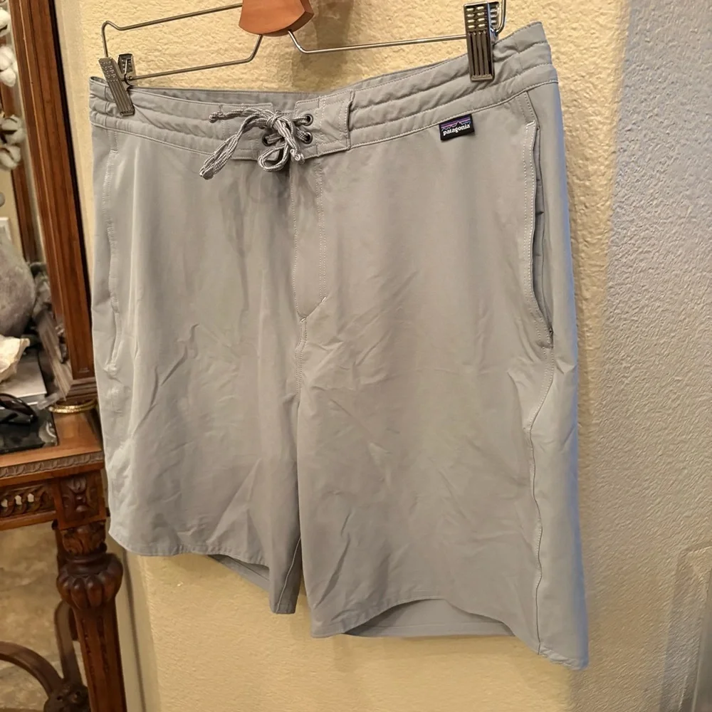 Patagonia Men Light Gray Swim Shorts Size 33 - Picture 3 of 6